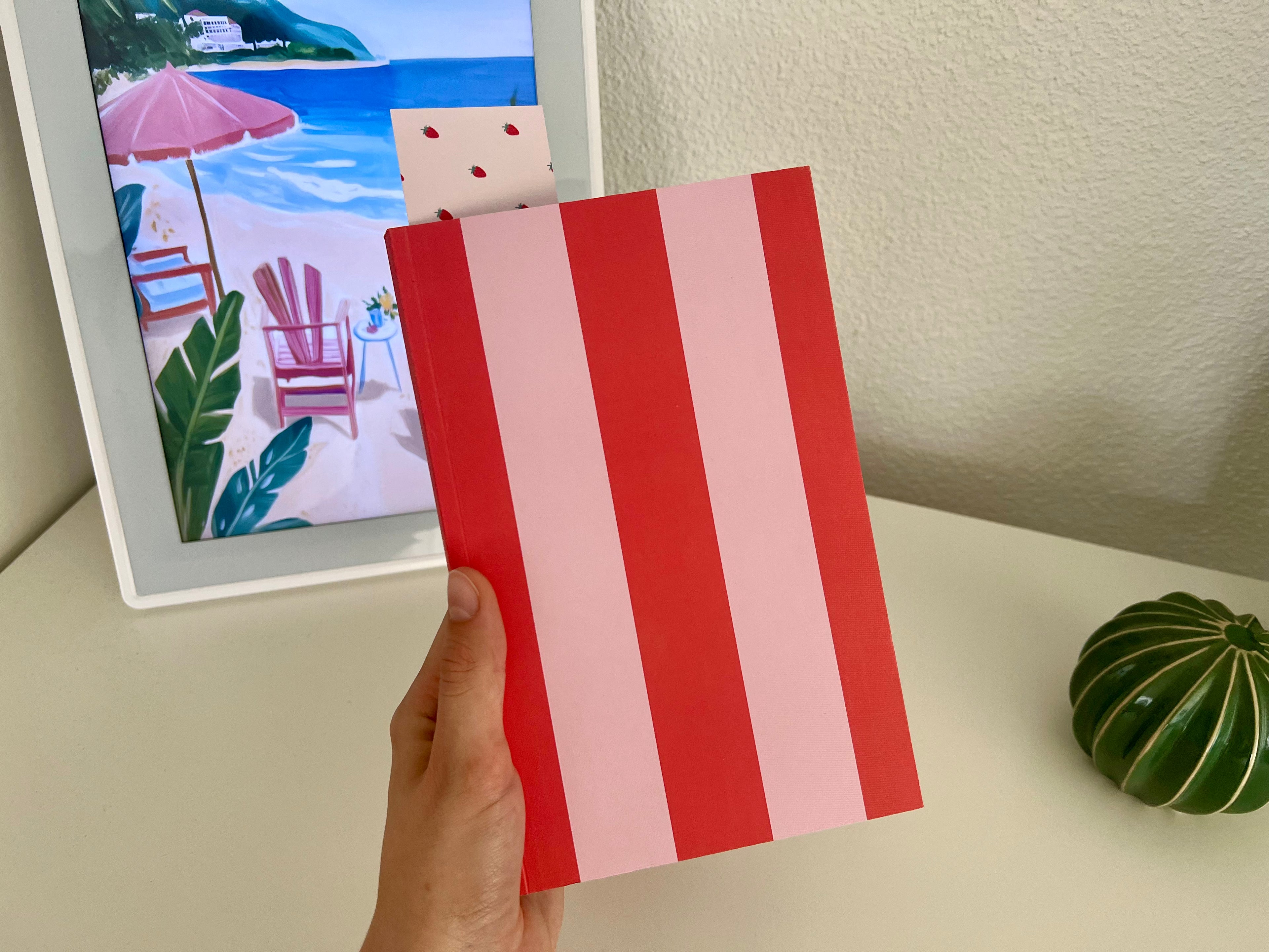 The Cozy Writer's Journal: Red & Rose