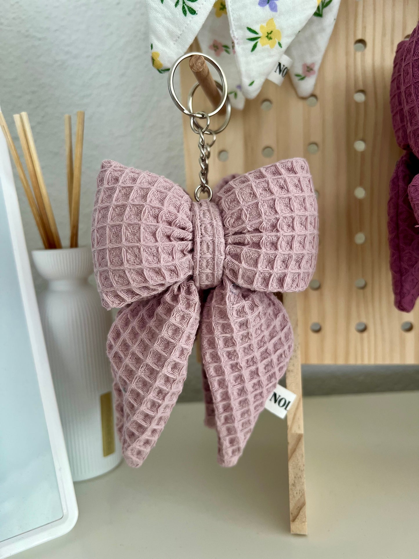 Bow Keychain Waffle Rose
