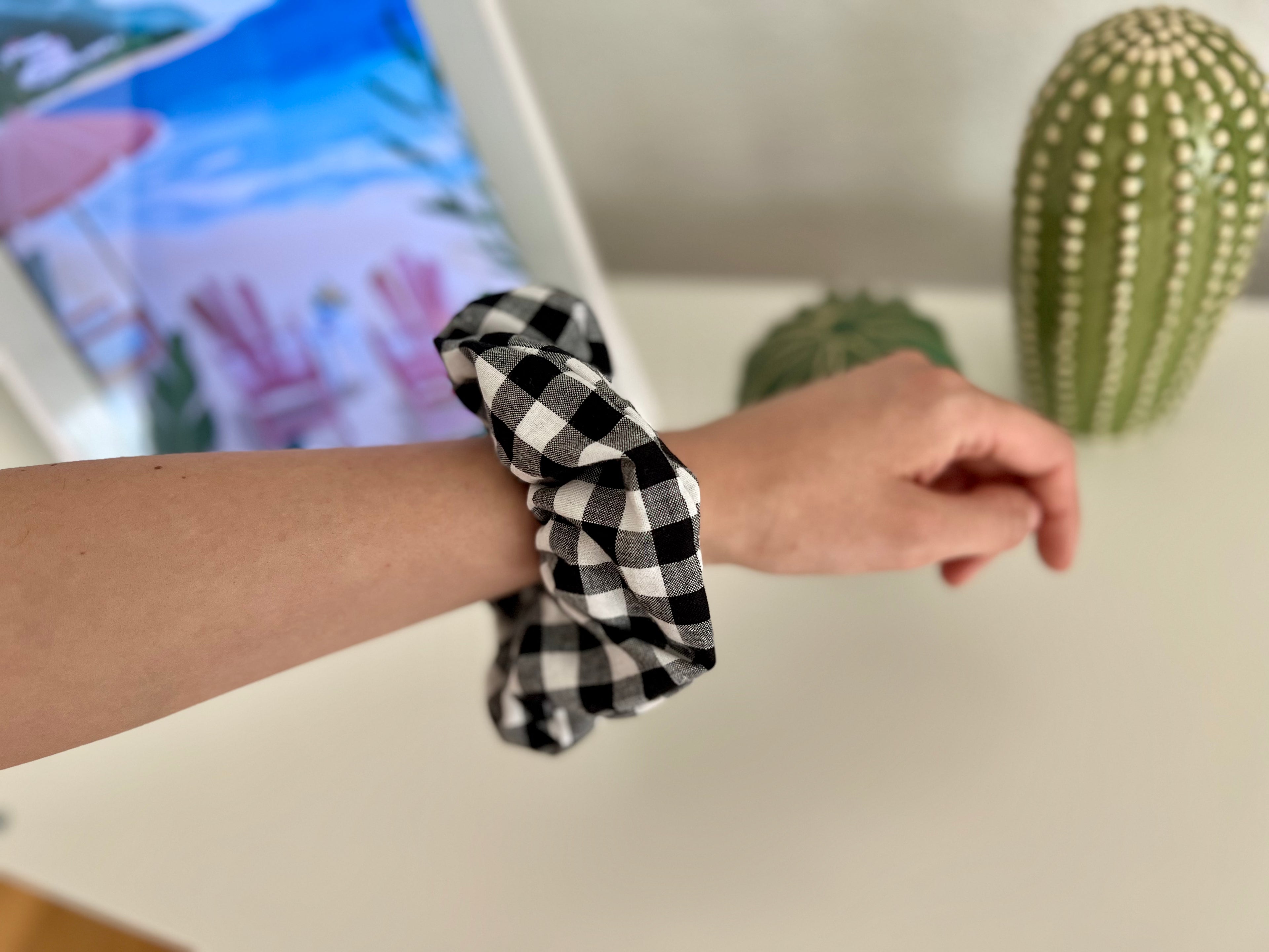 XL Scrunchie Gingham Black