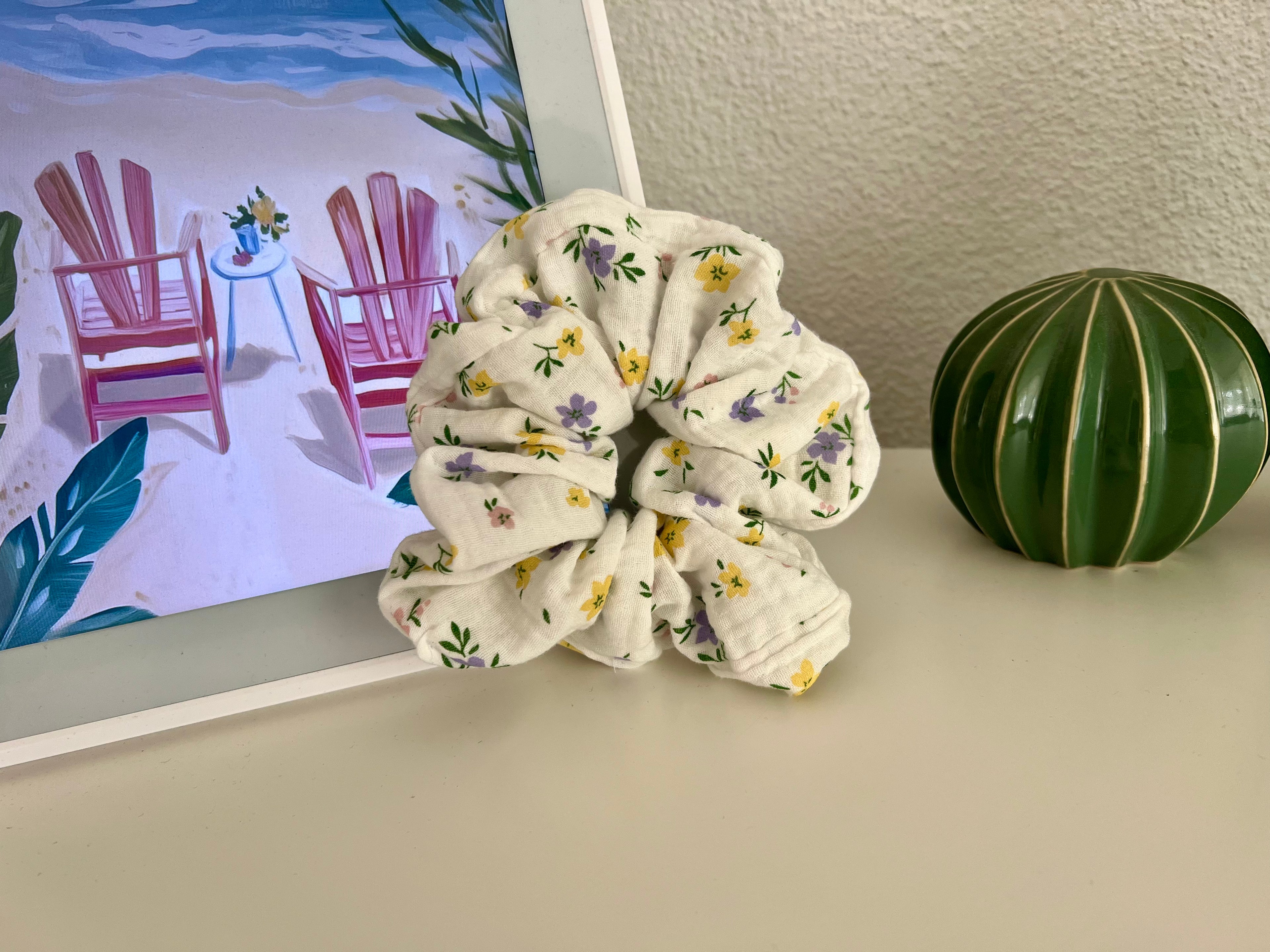 XL Scrunchie Flower White