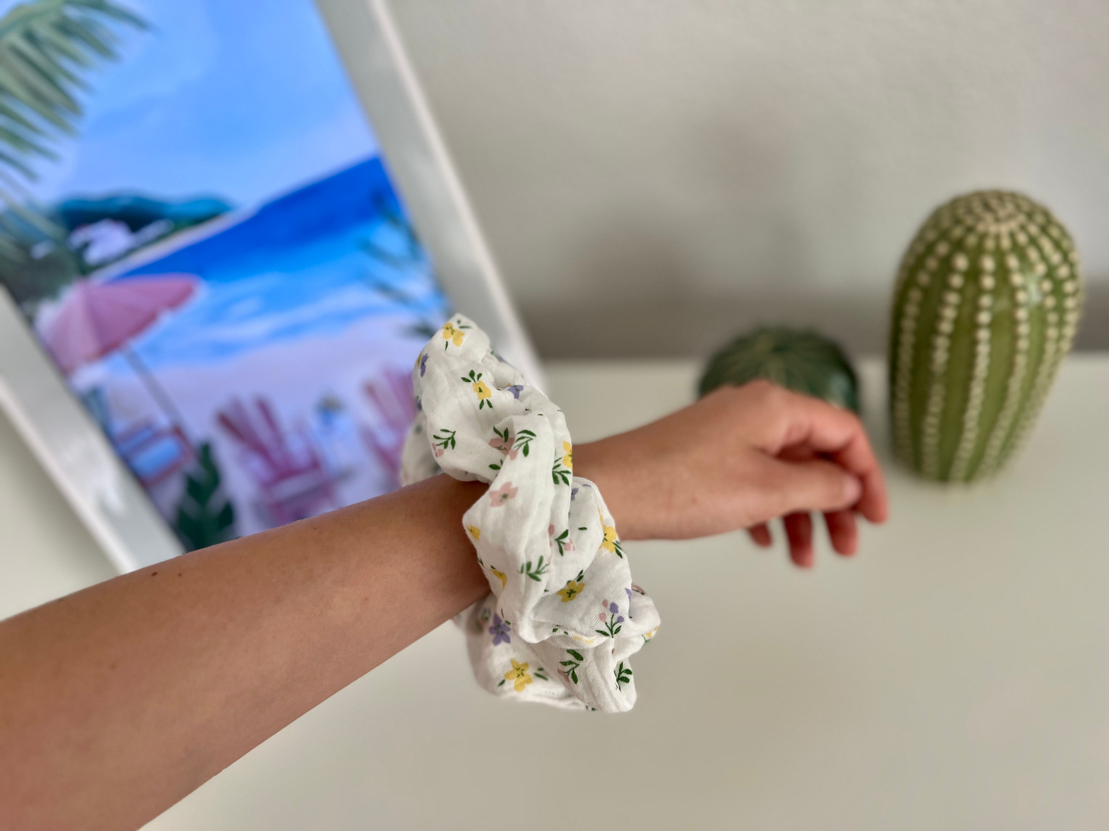 XL Scrunchie Flower White