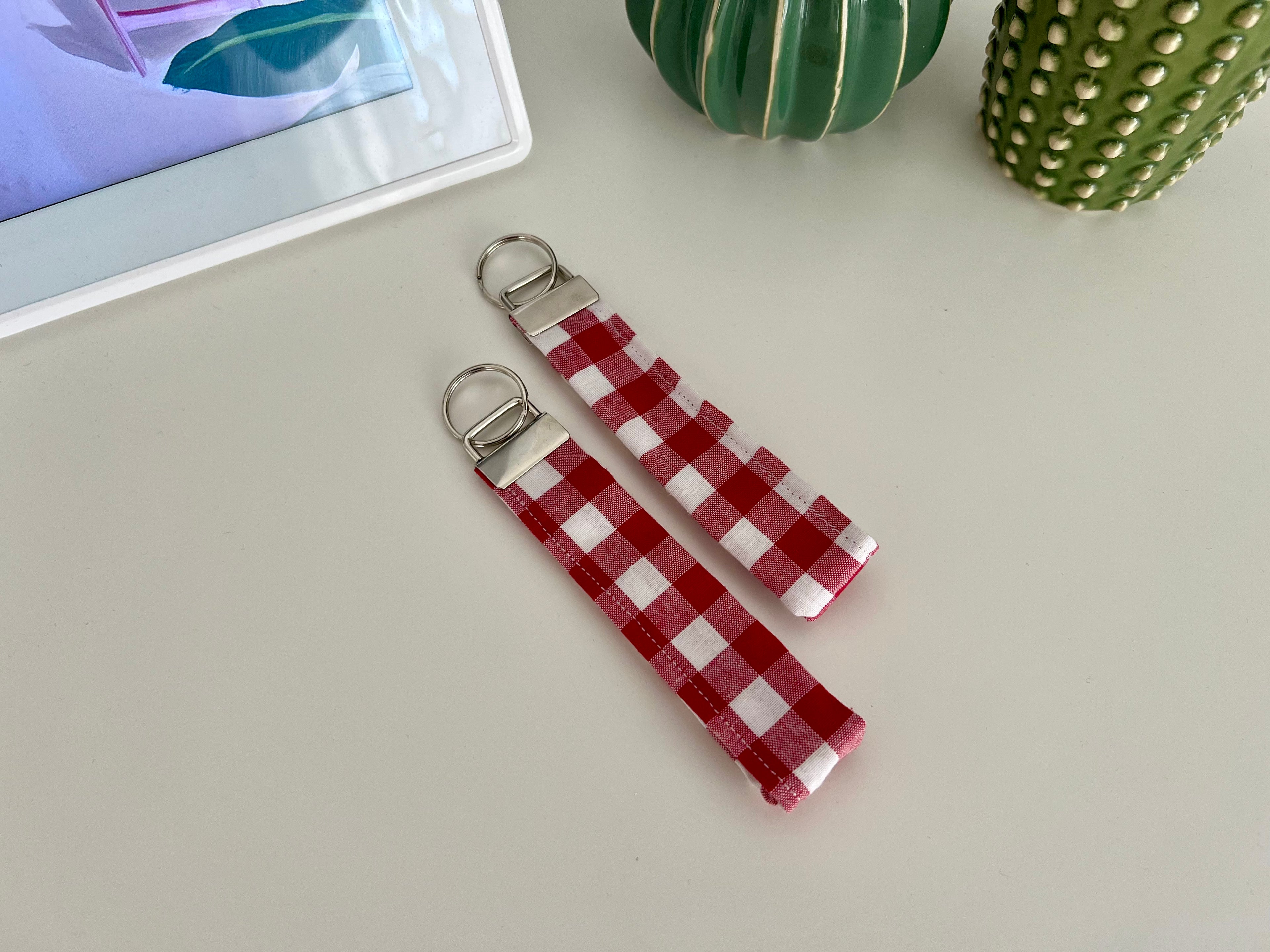 Wristlet Gingham Red