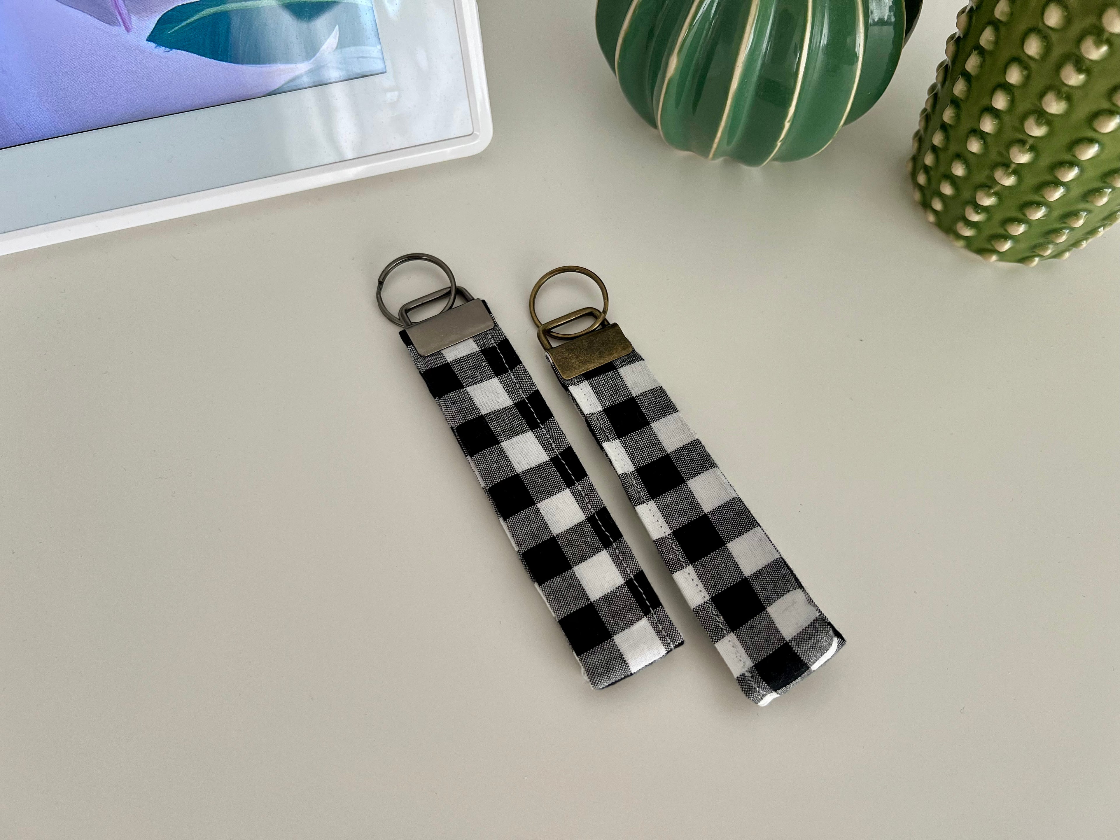 Wristlet Gingham Black