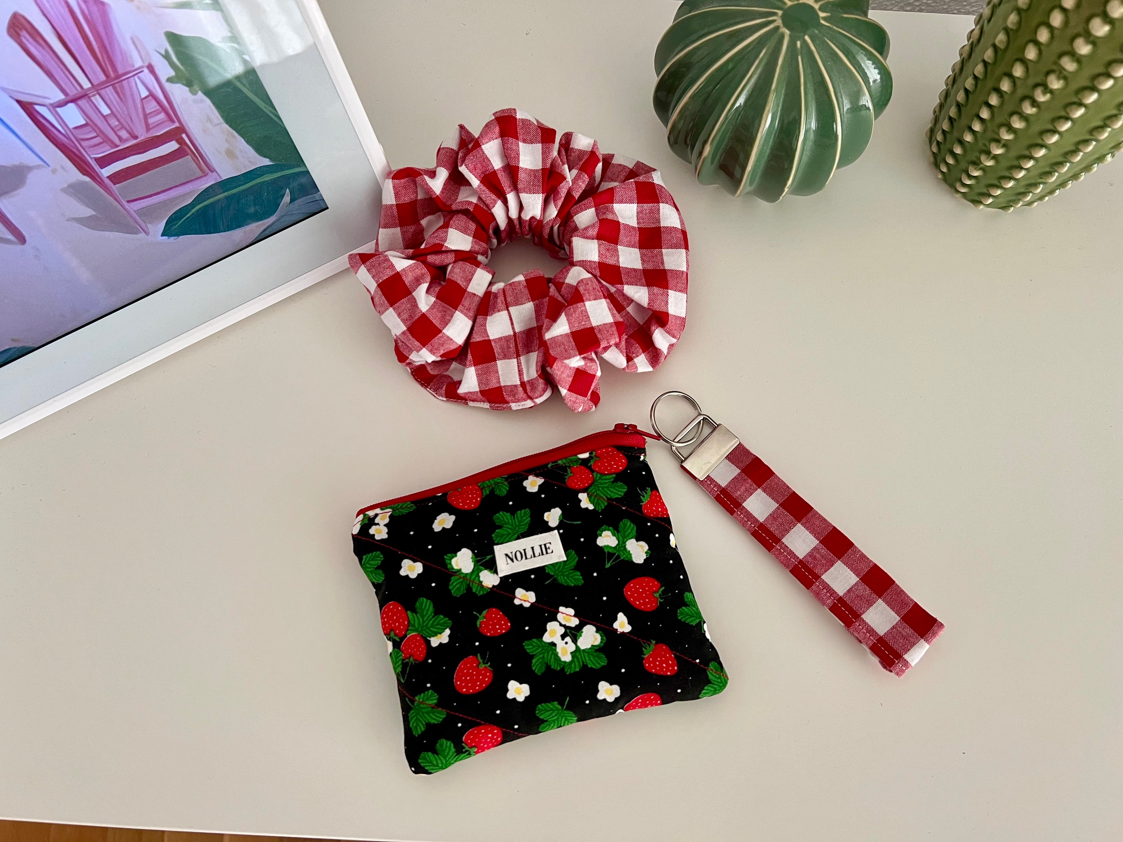 Wristlet Gingham Red