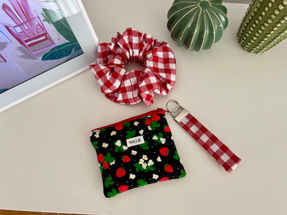 Wristlet Gingham Red