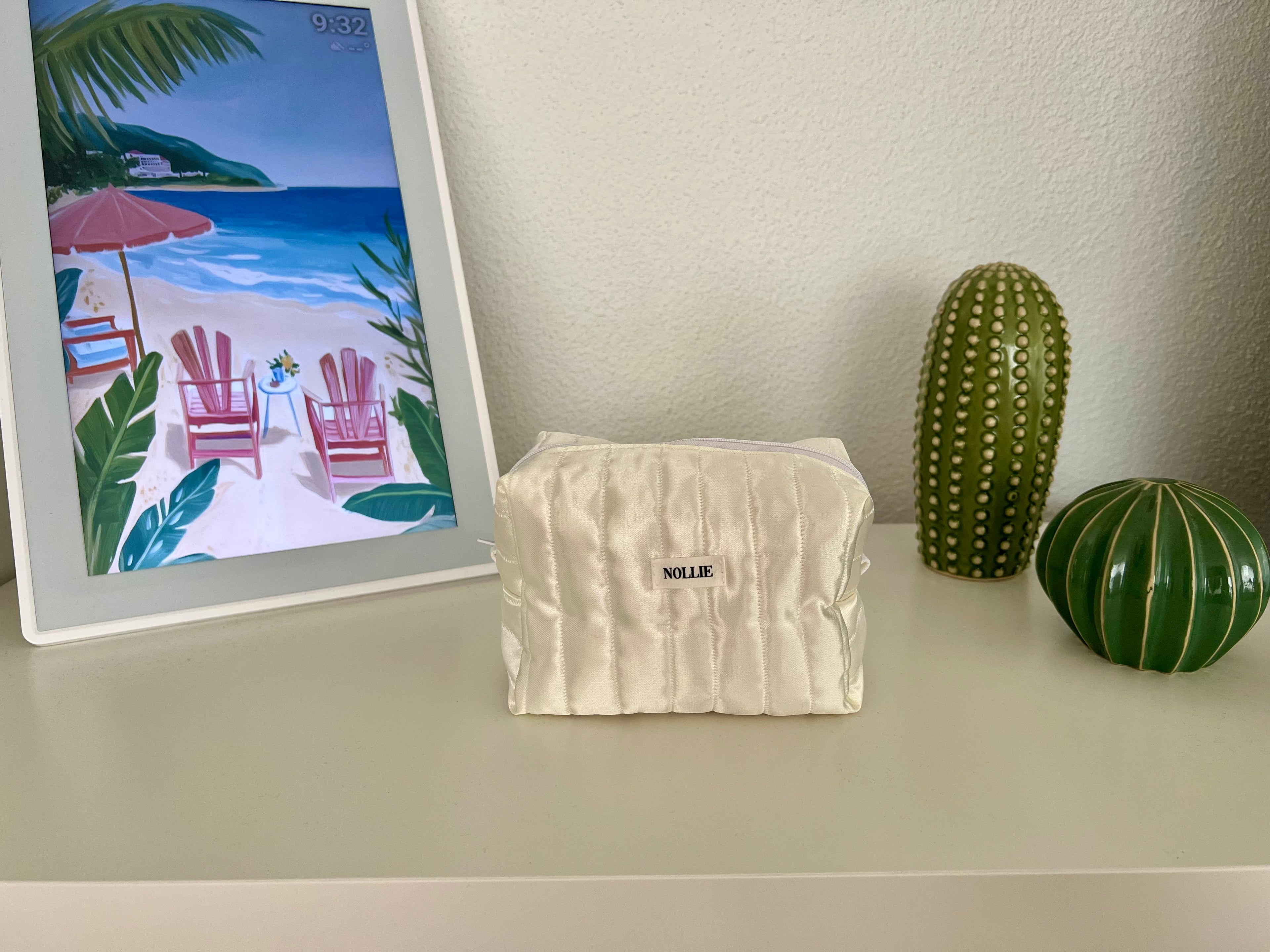 Satin Champagner Makeup Bag