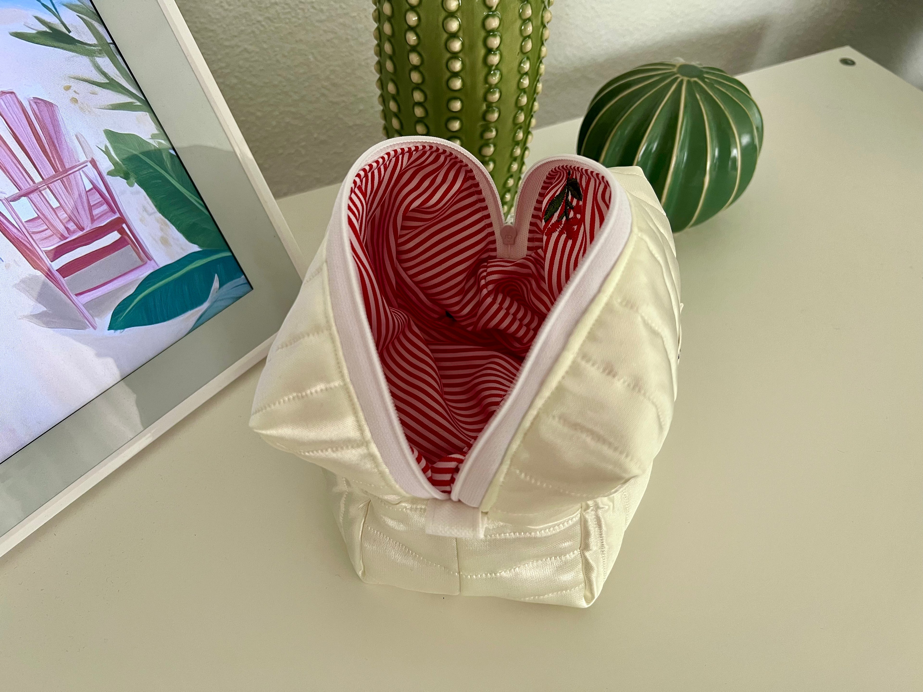 Satin Champagner Makeup Bag