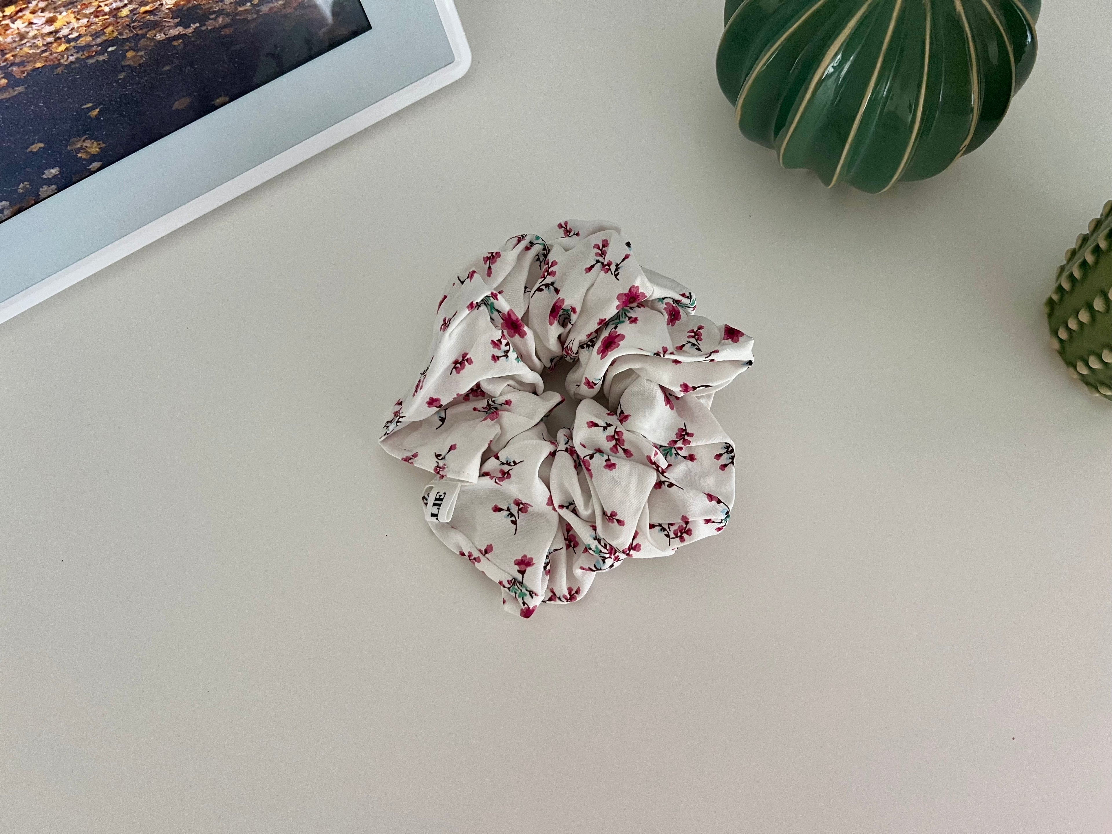 XL Scrunchie Flower