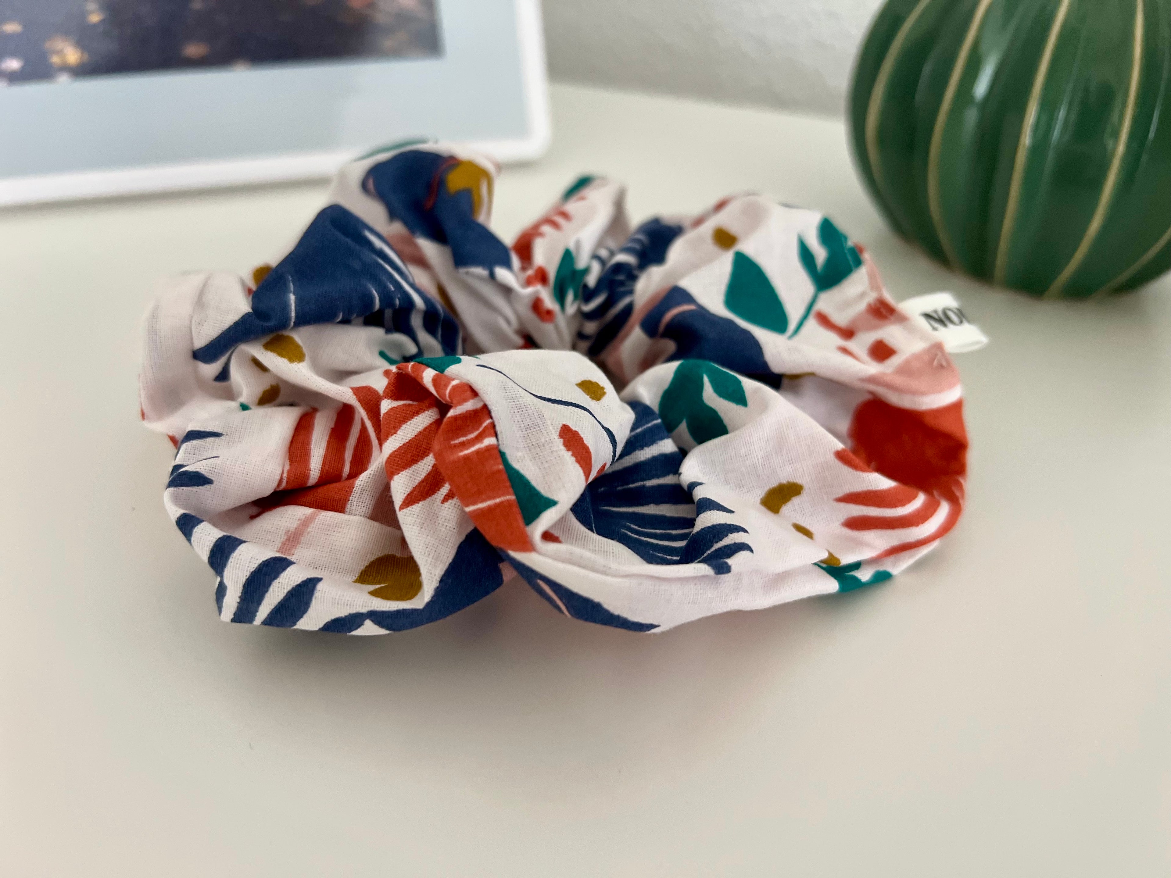 XL Scrunchie Tropical