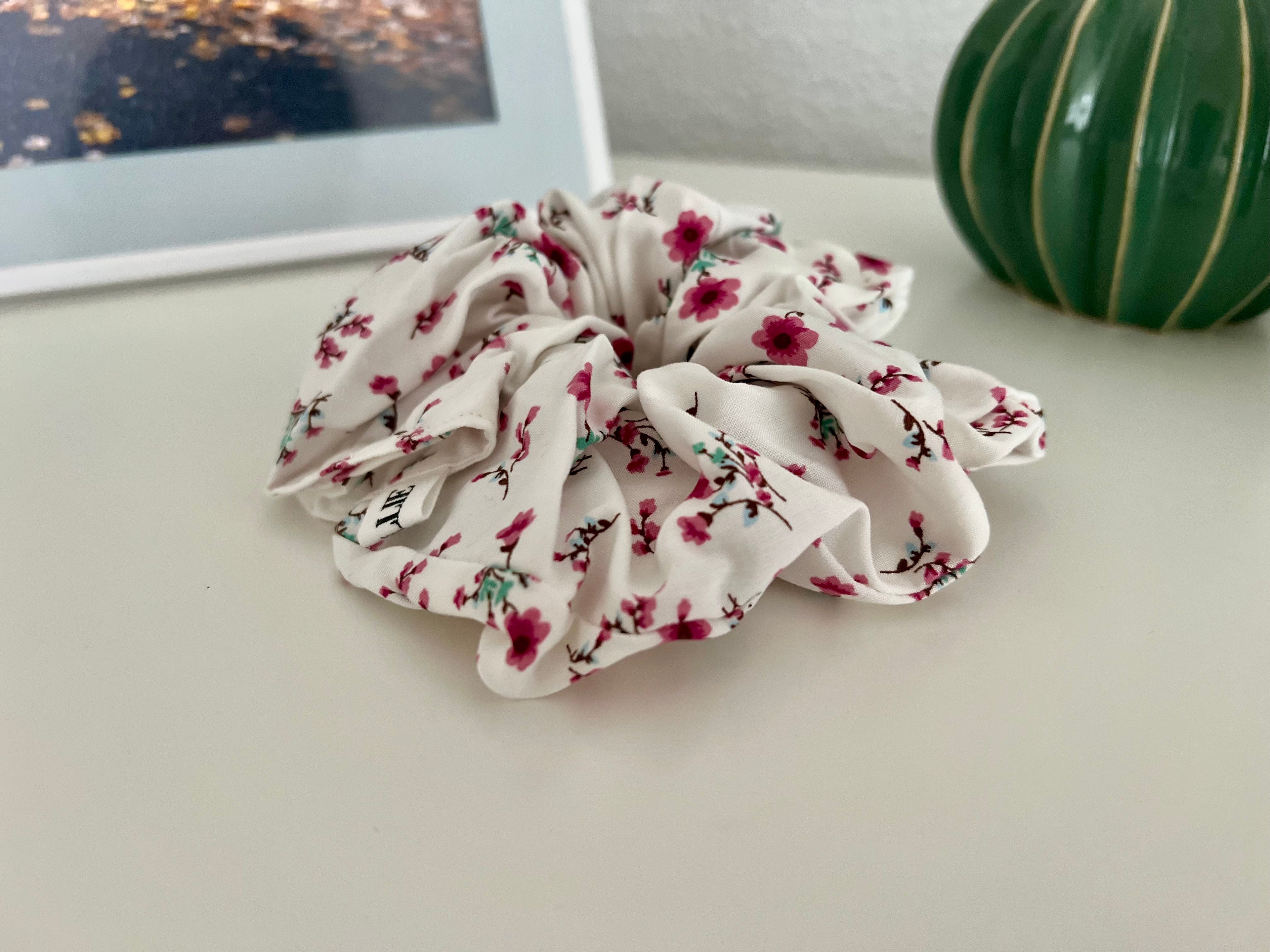 XL Scrunchie Flower