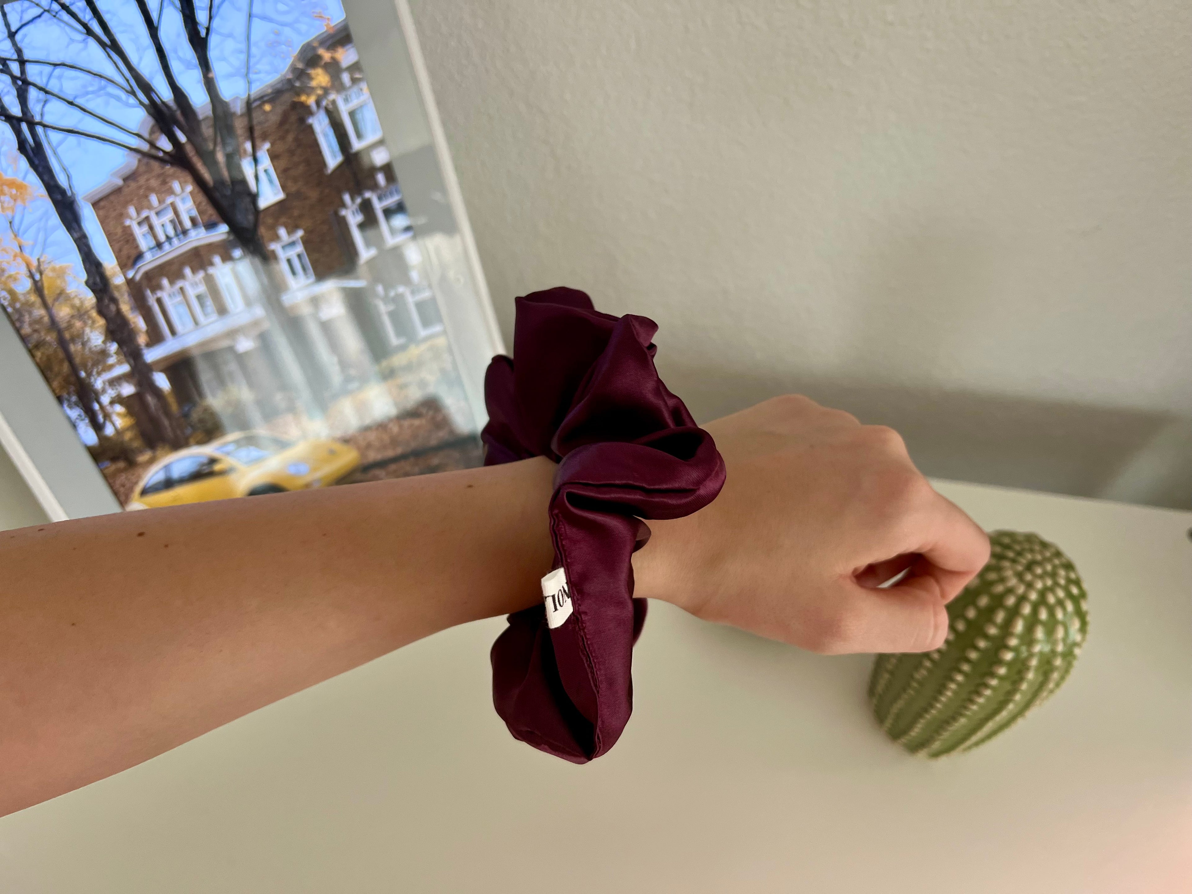 XL Scrunchie Satin Violet