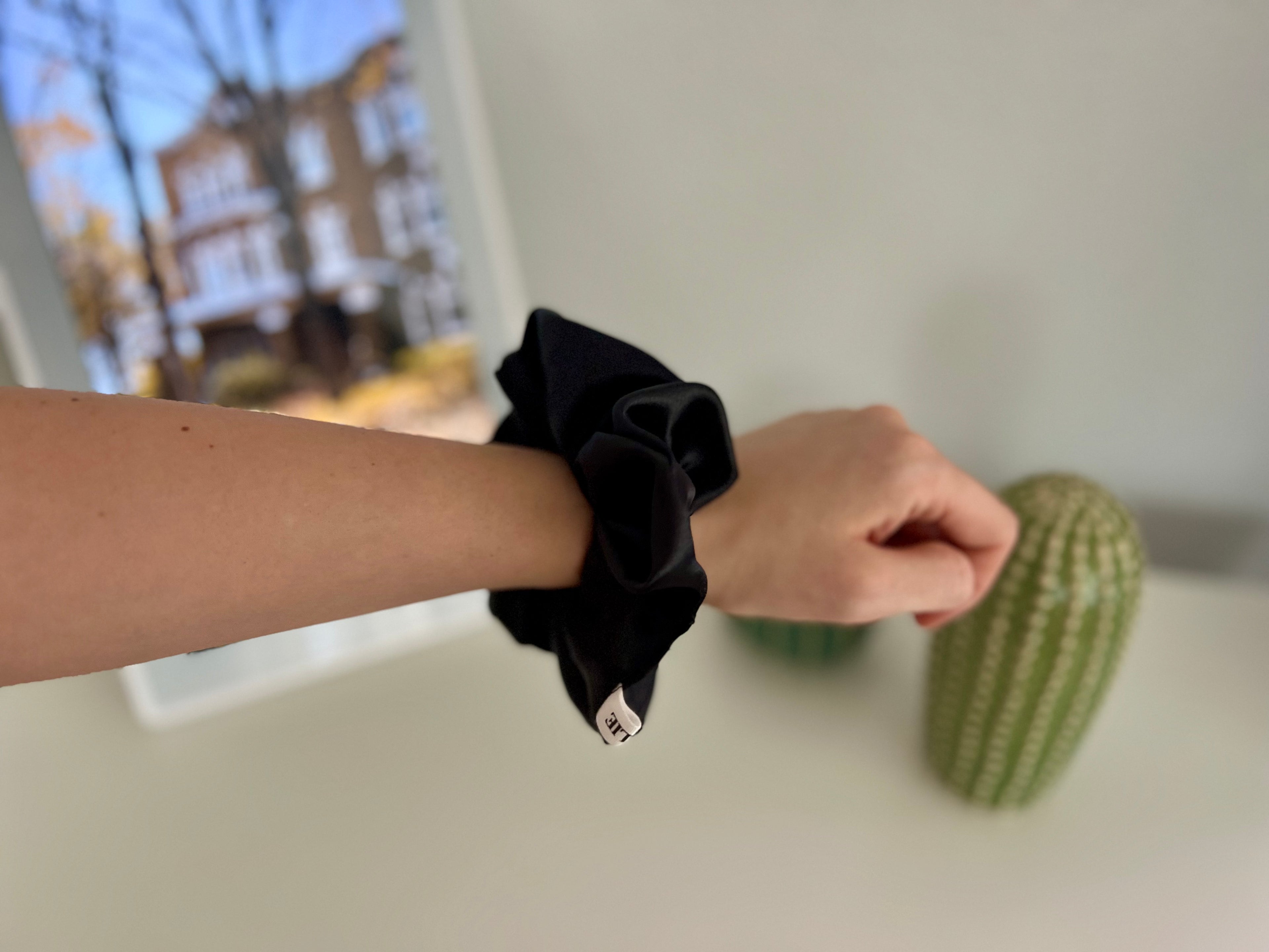 XL Scrunchie Satin Black