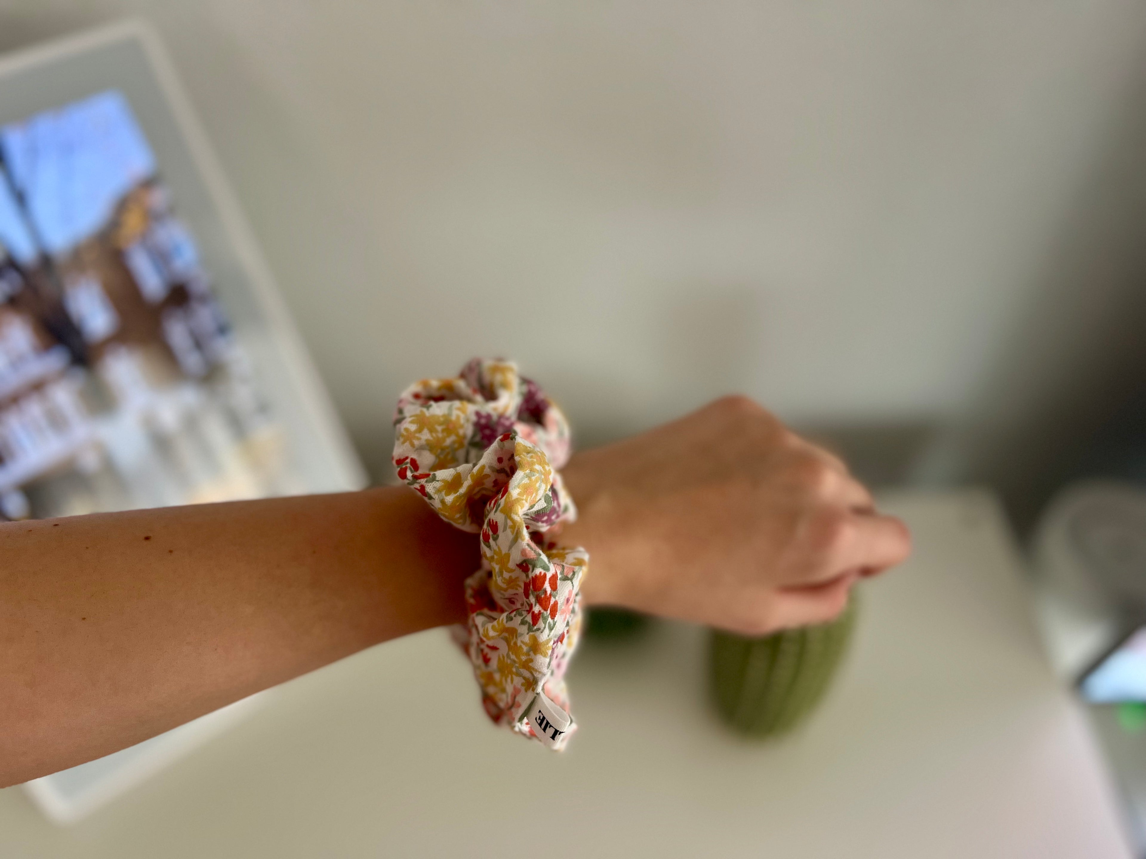 XL Scrunchie Muslin Orange Flowers