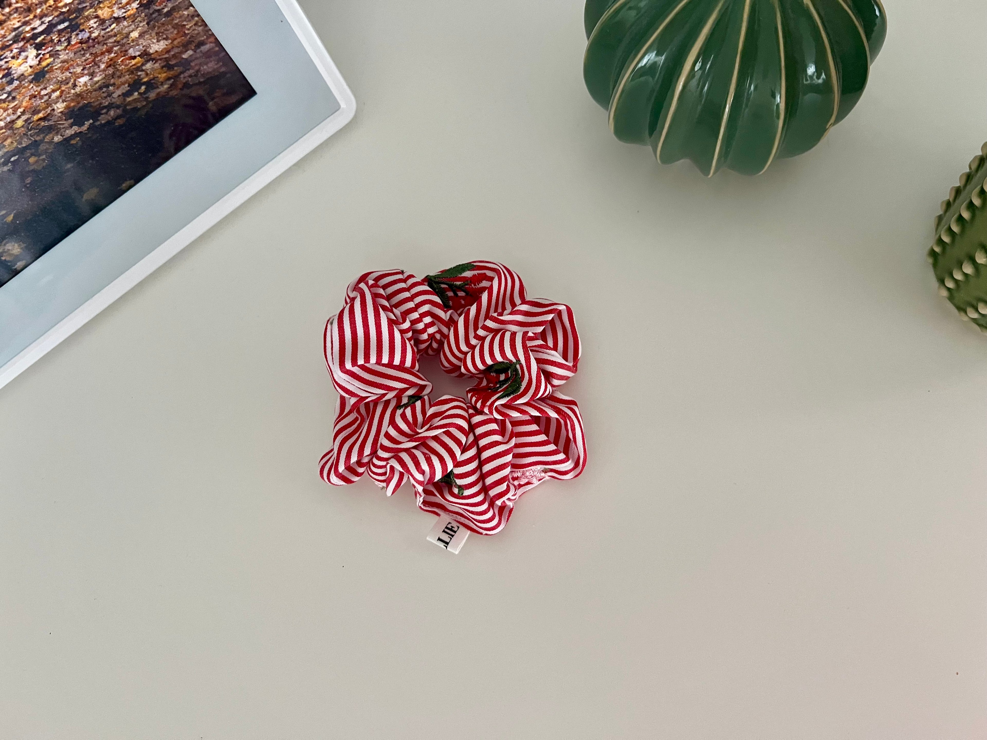 M Scrunchie Red Striped