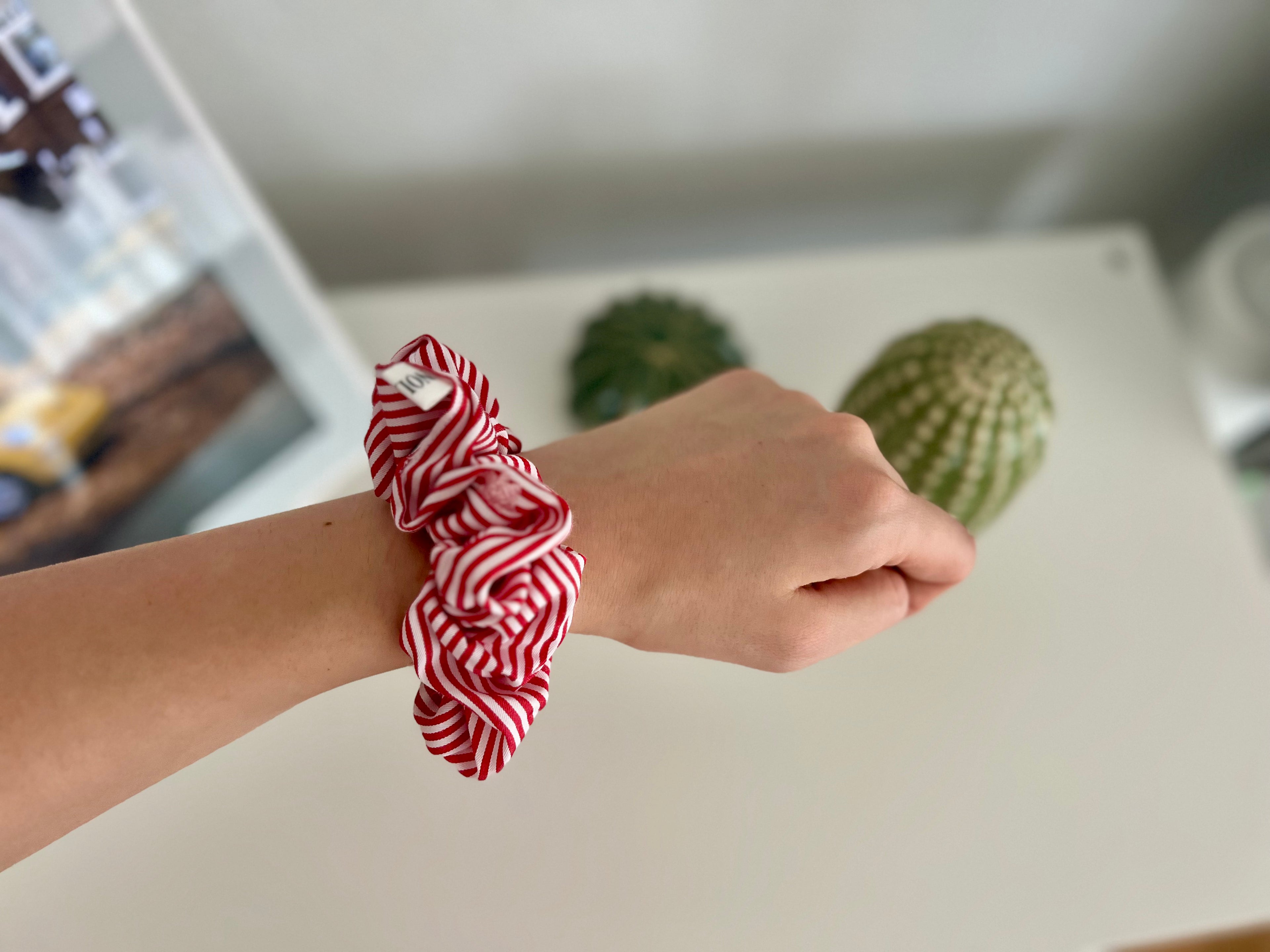 M Scrunchie Red Striped